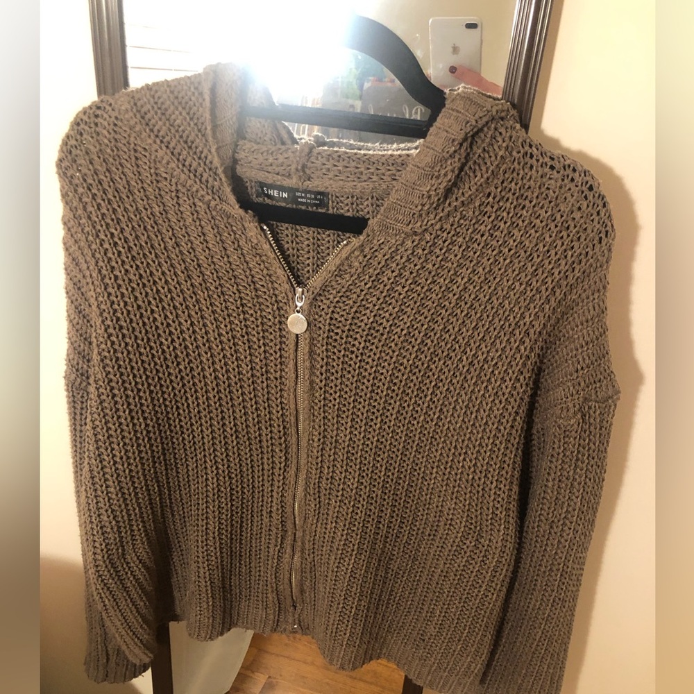 Cute Grey knitted crochet cropped sweater size M, 24 PTP, 21 in long from SHEIN